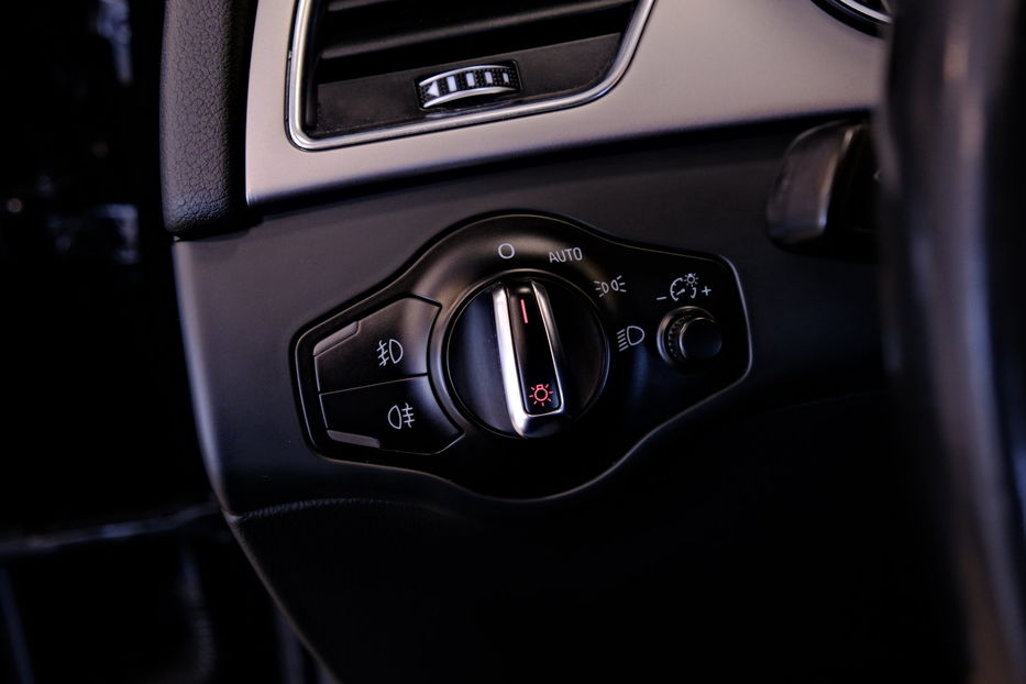 Продам Audi A4 2012 года в Одессе