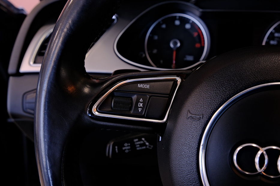 Продам Audi A4 2012 года в Одессе