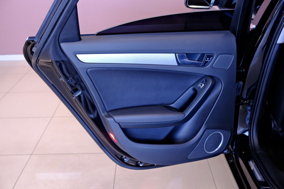 Продам Audi A4 2012 года в Одессе