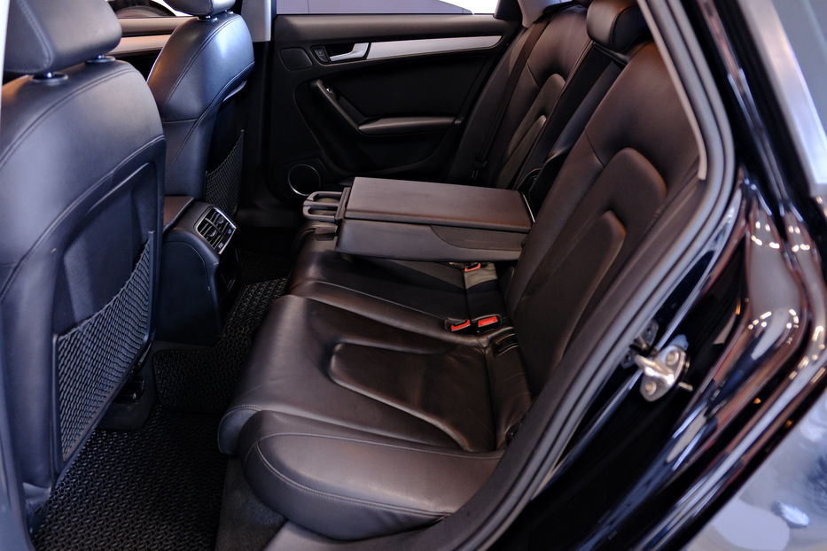 Продам Audi A4 2012 года в Одессе