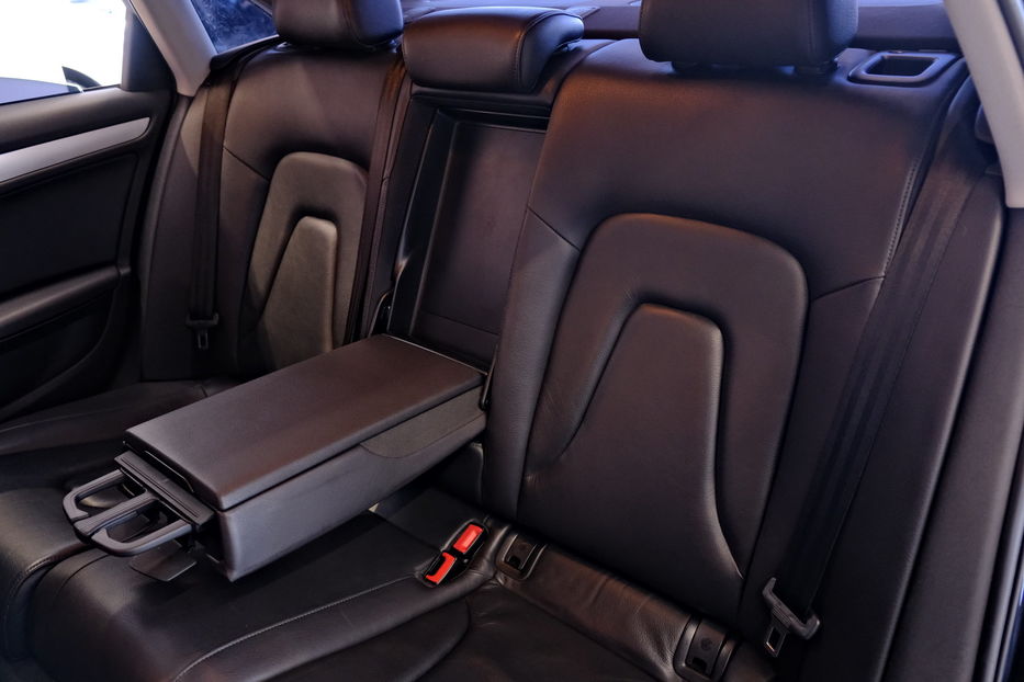 Продам Audi A4 2012 года в Одессе