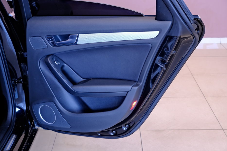 Продам Audi A4 2012 года в Одессе