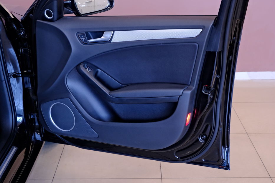 Продам Audi A4 2012 года в Одессе