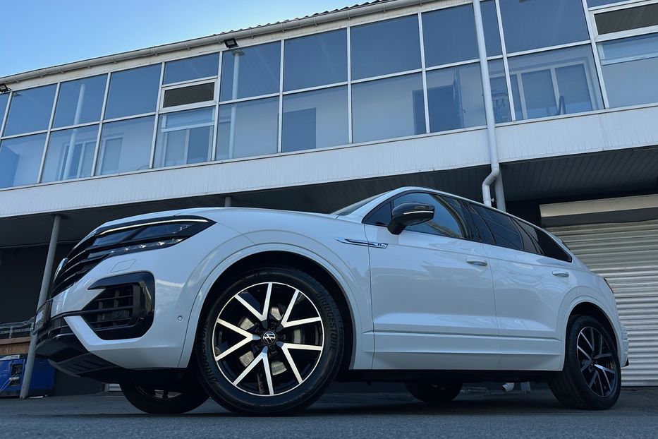 Продам Volkswagen Touareg R-line TDI 2021 года в Киеве