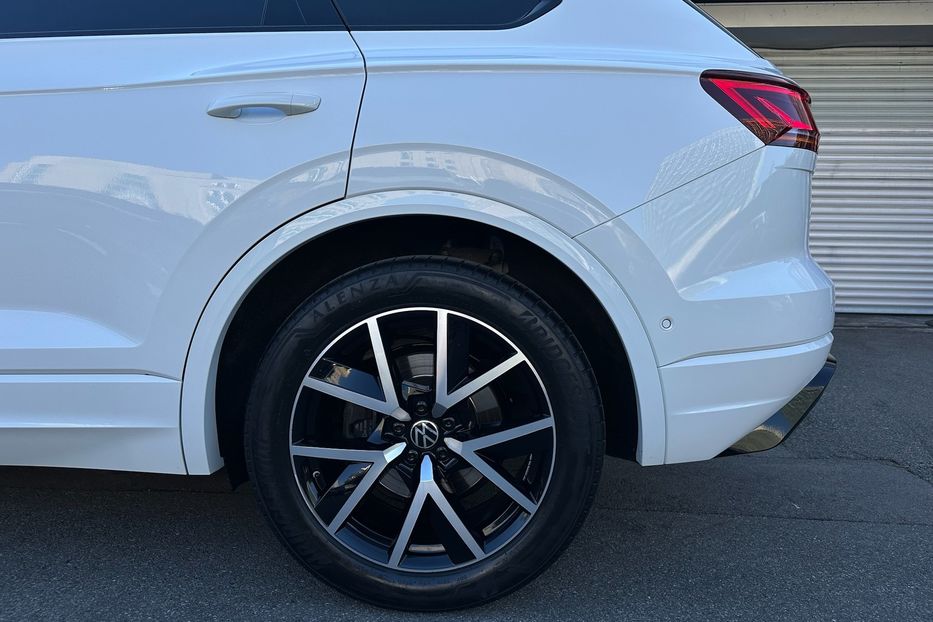 Продам Volkswagen Touareg R-line TDI 2021 года в Киеве