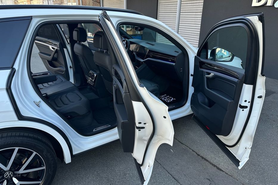 Продам Volkswagen Touareg R-line TDI 2021 года в Киеве