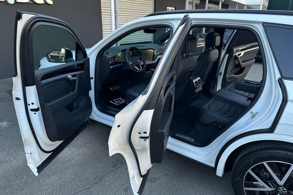 Продам Volkswagen Touareg R-line TDI 2021 года в Киеве