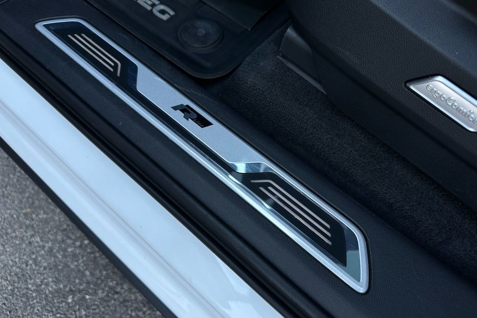 Продам Volkswagen Touareg R-line TDI 2021 года в Киеве