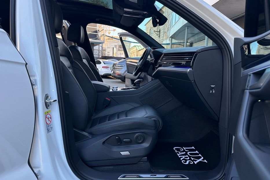 Продам Volkswagen Touareg R-line TDI 2021 года в Киеве