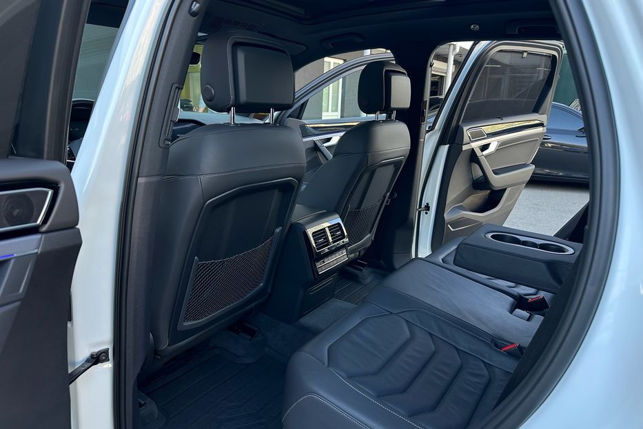 Продам Volkswagen Touareg R-line TDI 2021 года в Киеве