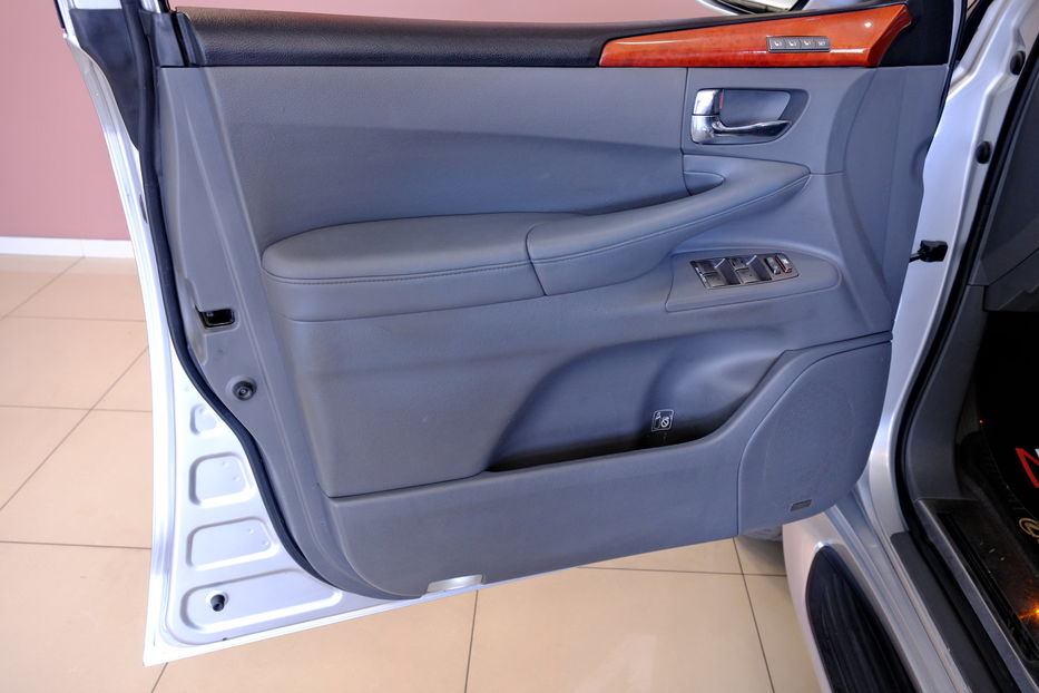 Продам Lexus LX 570 2008 года в Одессе