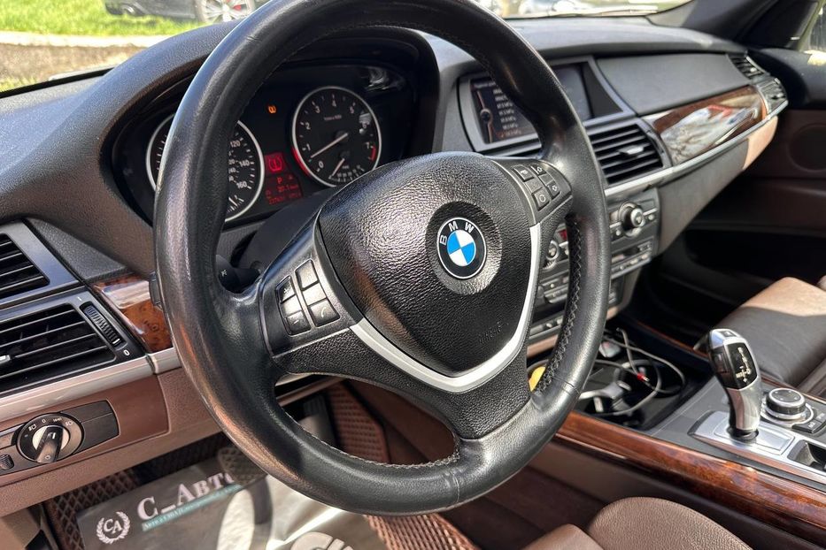 Продам BMW X5 2010 года в Черновцах