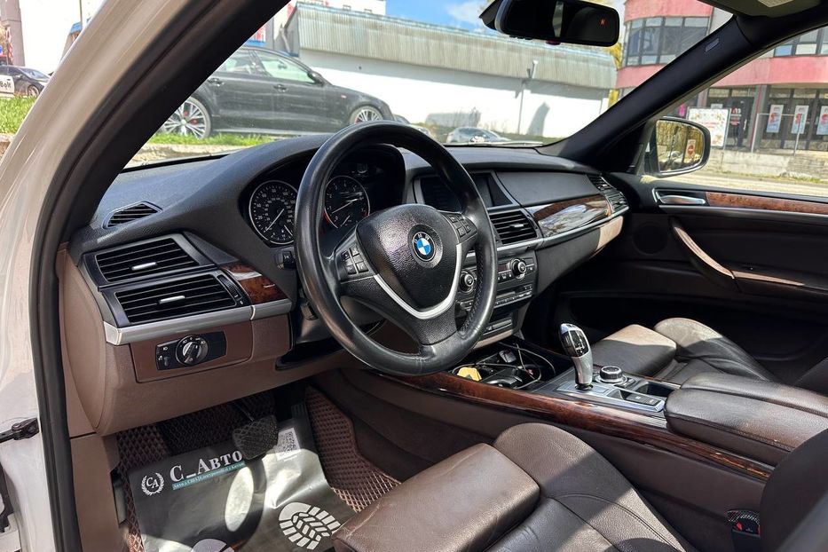 Продам BMW X5 2010 года в Черновцах