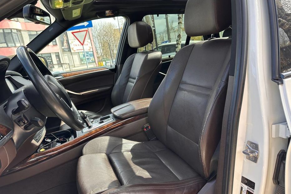 Продам BMW X5 2010 года в Черновцах