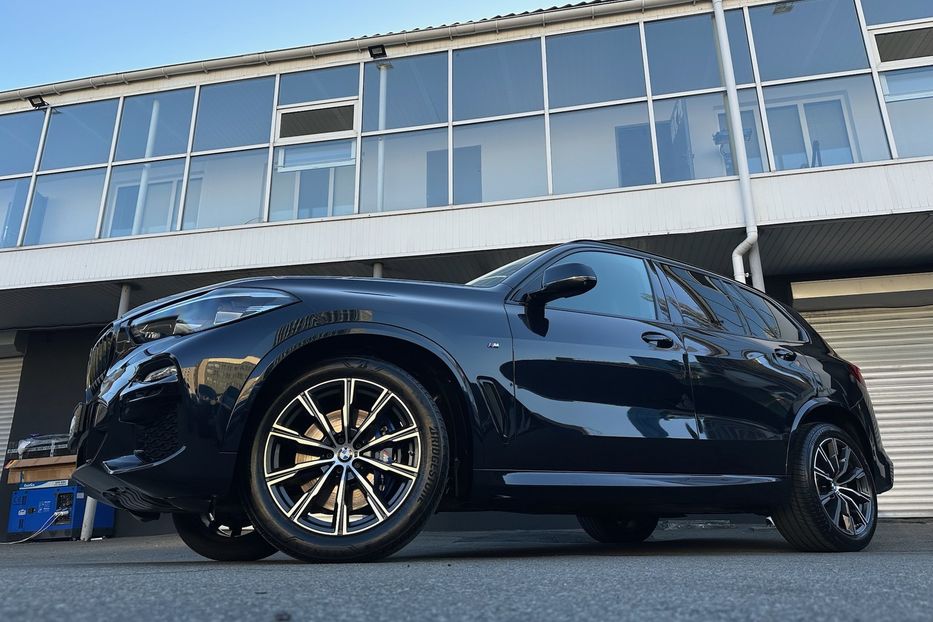 Продам BMW X5 30d M package  2021 года в Киеве