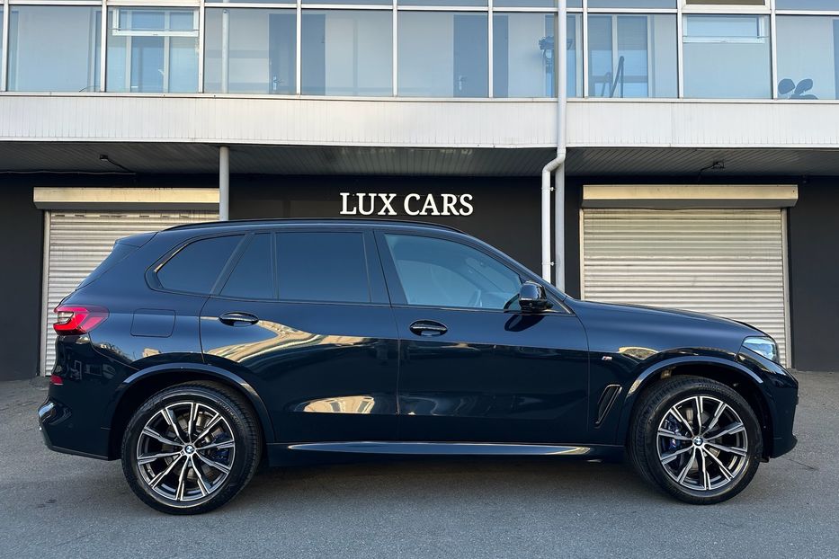 Продам BMW X5 30d M package  2021 года в Киеве