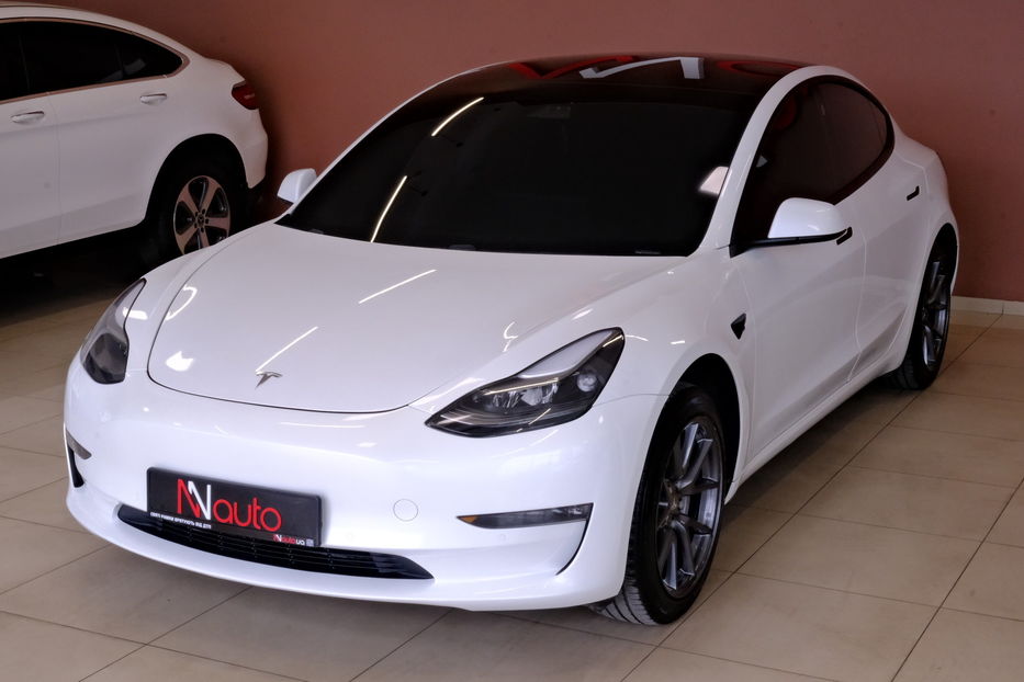 Продам Tesla Model 3 55kWt 2021 года в Одессе