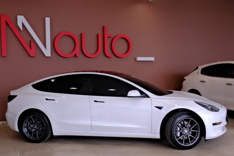 Продам Tesla Model 3 55kWt 2021 года в Одессе