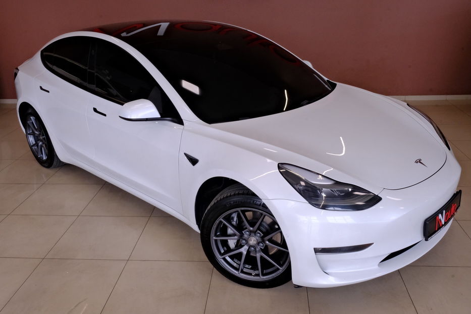 Продам Tesla Model 3 55kWt 2021 года в Одессе