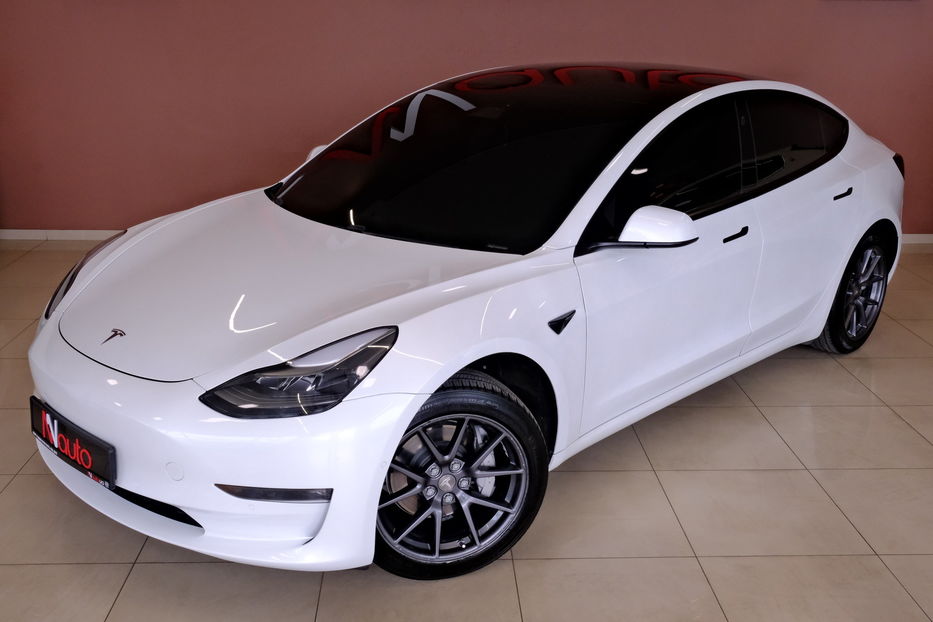 Продам Tesla Model 3 55kWt 2021 года в Одессе