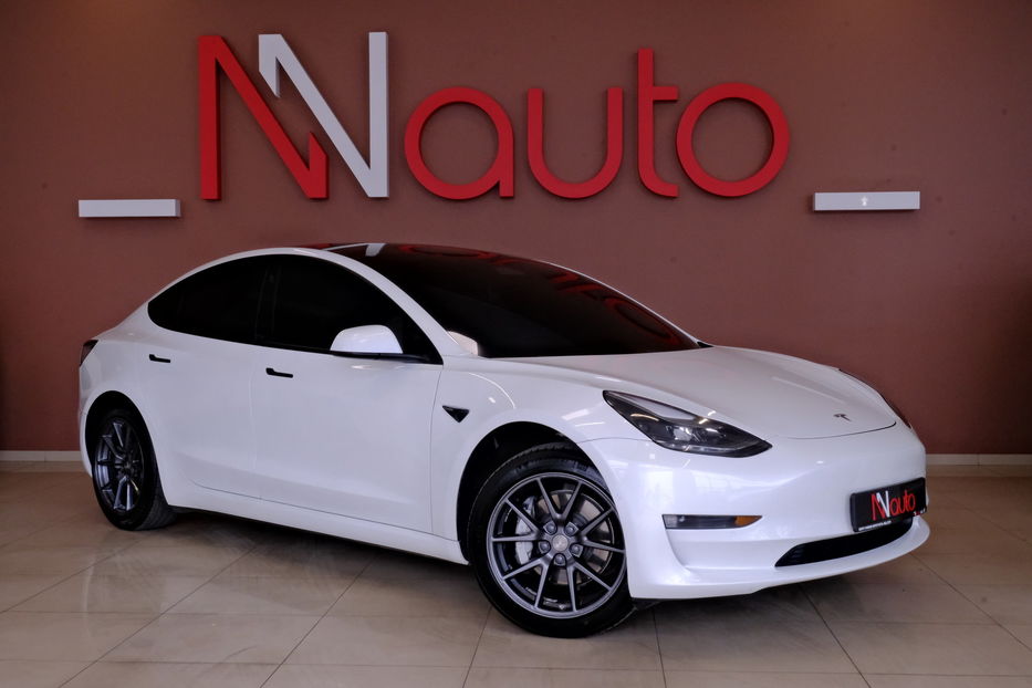 Продам Tesla Model 3 55kWt 2021 года в Одессе