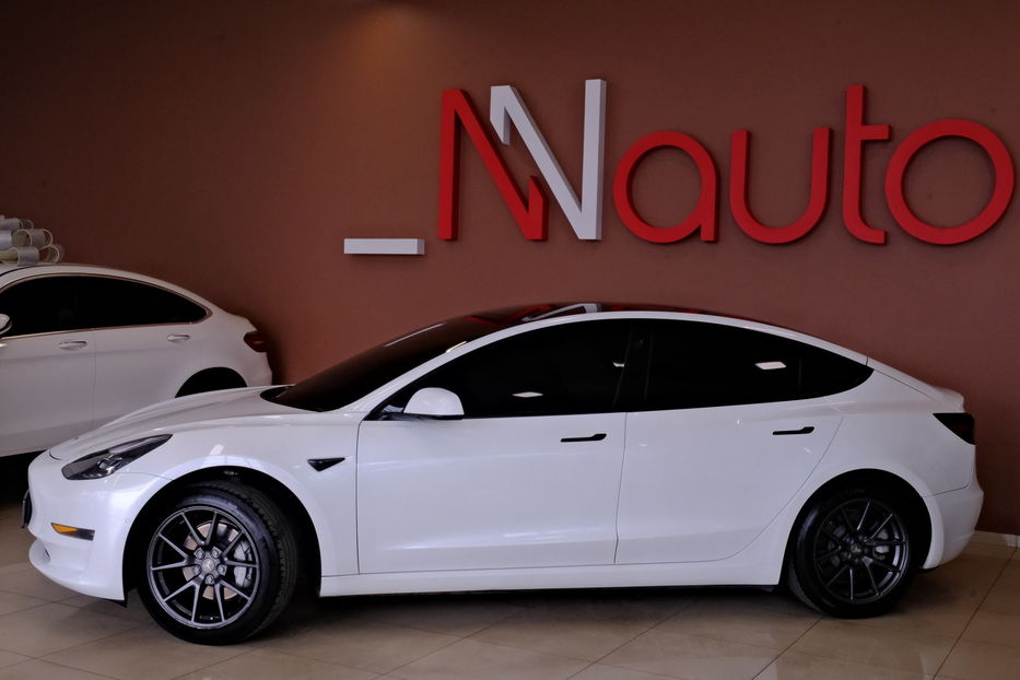 Продам Tesla Model 3 55kWt 2021 года в Одессе