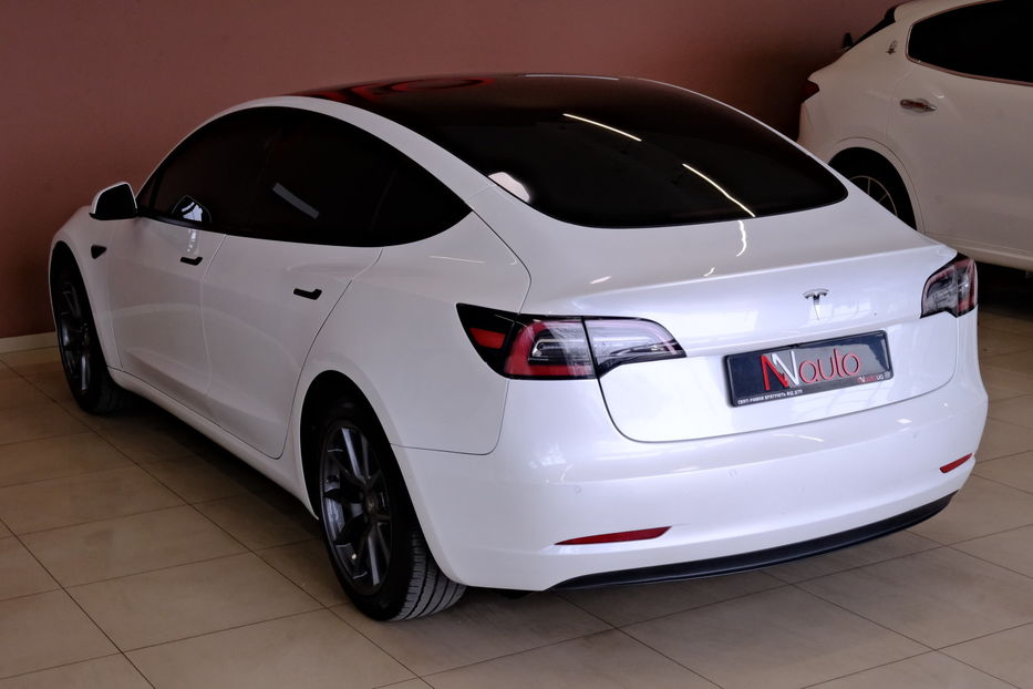 Продам Tesla Model 3 55kWt 2021 года в Одессе