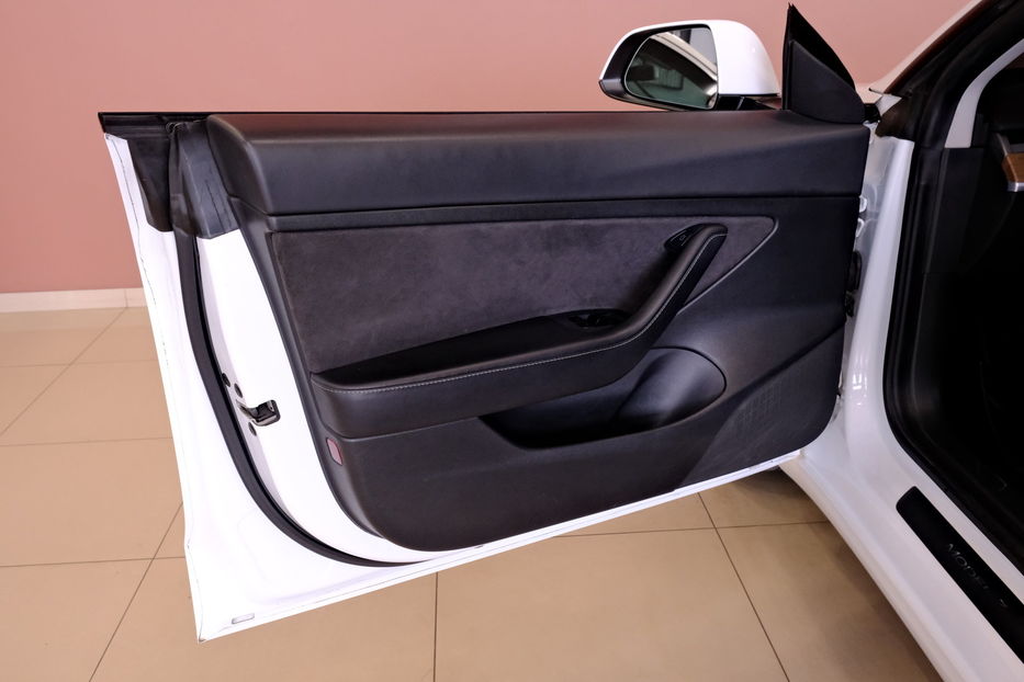Продам Tesla Model 3 55kWt 2021 года в Одессе