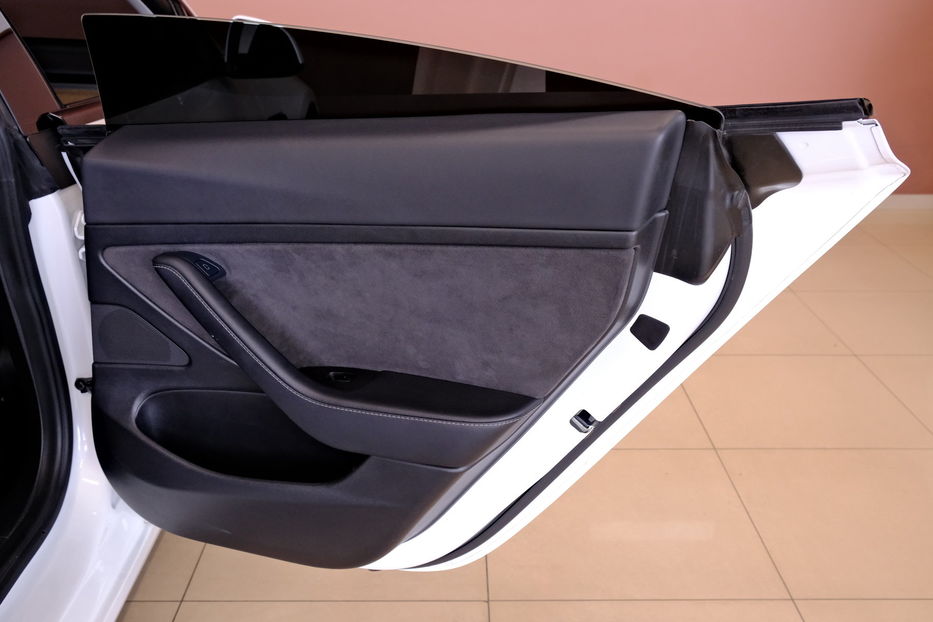 Продам Tesla Model 3 55kWt 2021 года в Одессе