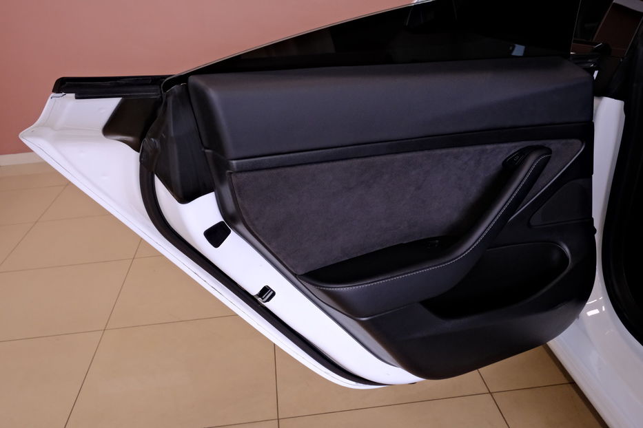 Продам Tesla Model 3 55kWt 2021 года в Одессе