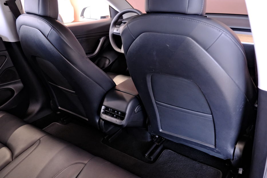 Продам Tesla Model 3 55kWt 2021 года в Одессе