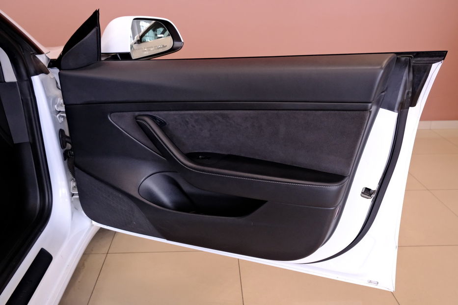 Продам Tesla Model 3 55kWt 2021 года в Одессе