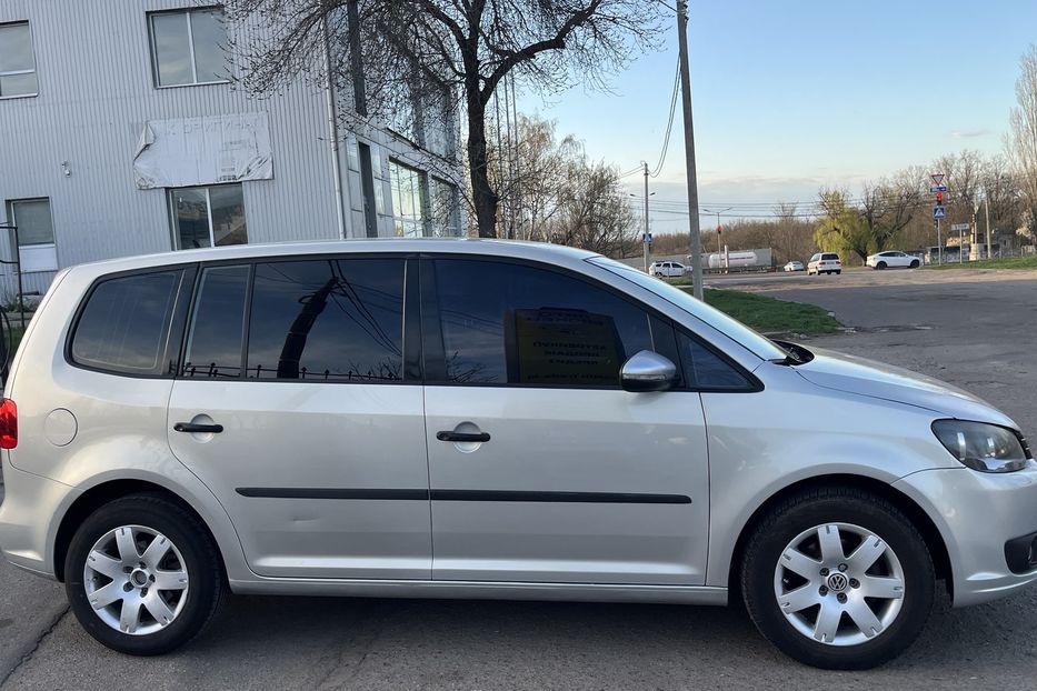 Продам Volkswagen Touran Офіційний 2011 года в Николаеве