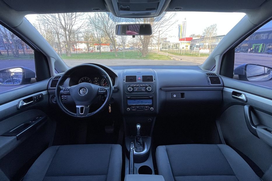Продам Volkswagen Touran Офіційний 2011 года в Николаеве