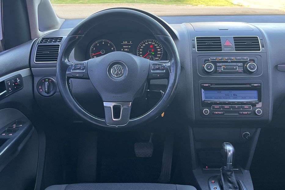 Продам Volkswagen Touran Офіційний 2011 года в Николаеве