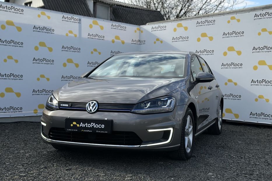 Продам Volkswagen e-Golf 2015 года в Луцке