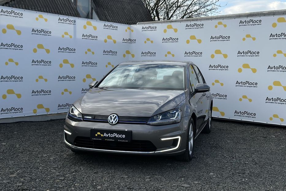 Продам Volkswagen e-Golf 2015 года в Луцке