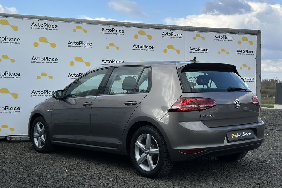 Продам Volkswagen e-Golf 2015 года в Луцке