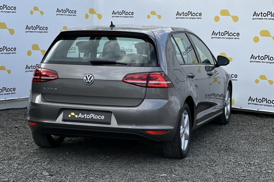 Продам Volkswagen e-Golf 2015 года в Луцке