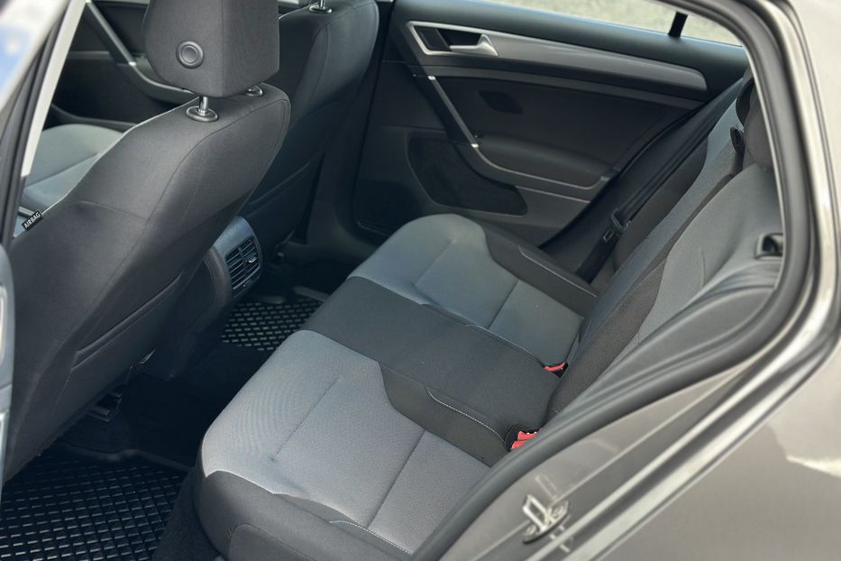 Продам Volkswagen e-Golf 2015 года в Луцке