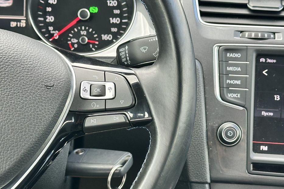 Продам Volkswagen e-Golf 2015 года в Луцке