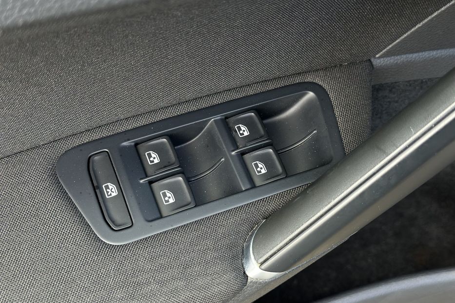 Продам Volkswagen e-Golf 2015 года в Луцке