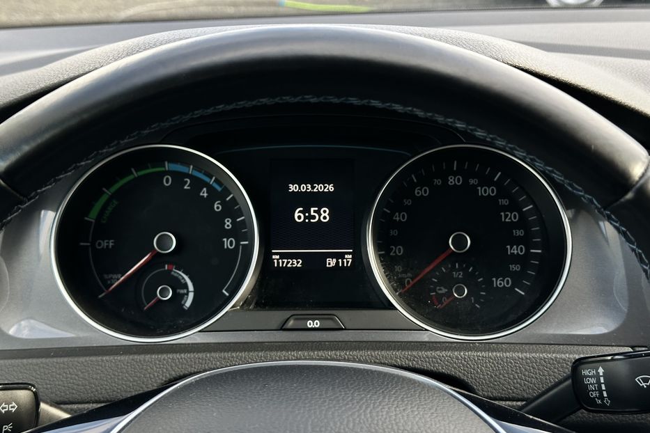 Продам Volkswagen e-Golf 2015 года в Луцке