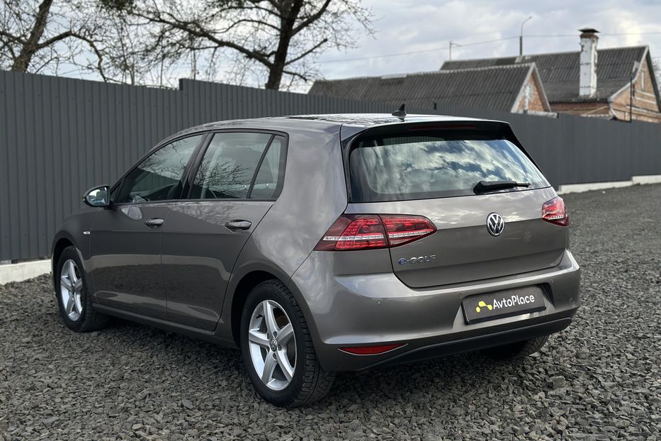 Продам Volkswagen e-Golf 2015 года в Луцке