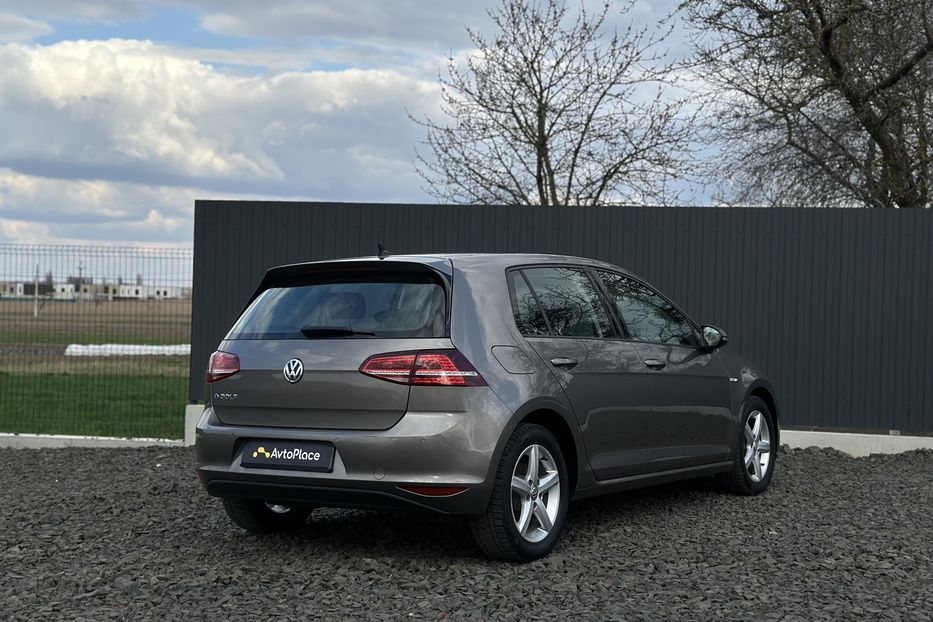 Продам Volkswagen e-Golf 2015 года в Луцке
