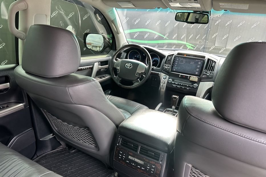 Продам Toyota Land Cruiser 200 Diesel 2008 года в Киеве