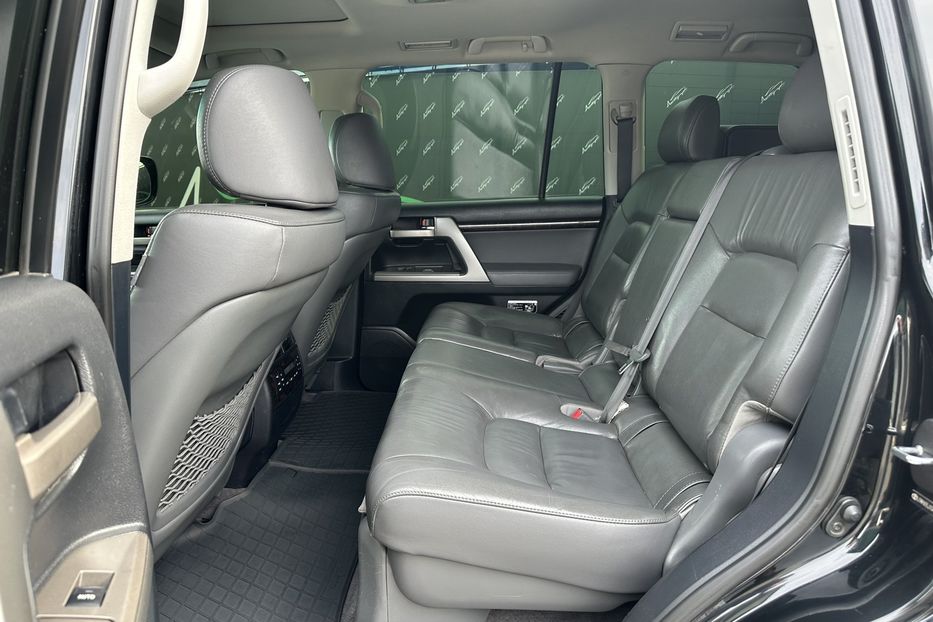 Продам Toyota Land Cruiser 200 Diesel 2008 года в Киеве