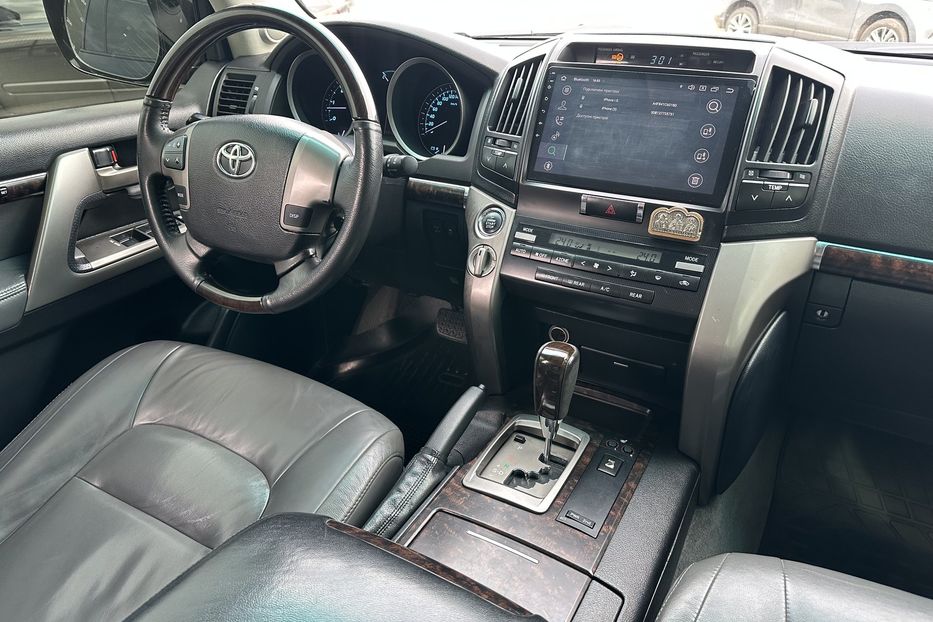 Продам Toyota Land Cruiser 200 Diesel 2008 года в Киеве