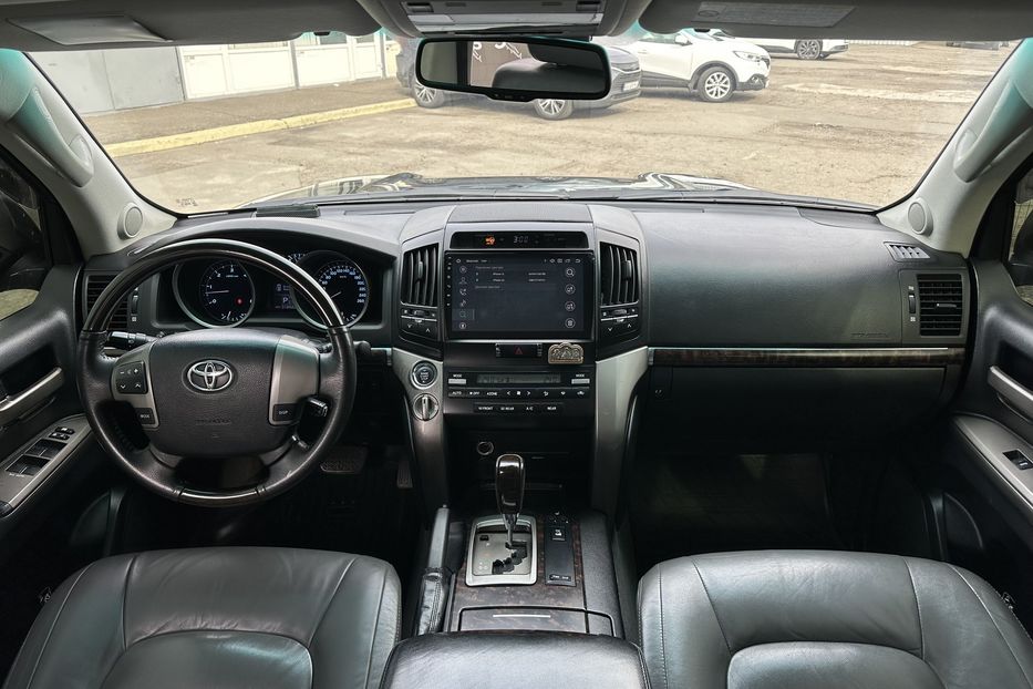 Продам Toyota Land Cruiser 200 Diesel 2008 года в Киеве