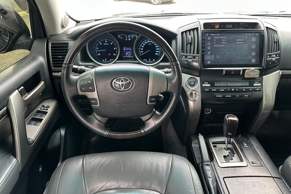 Продам Toyota Land Cruiser 200 Diesel 2008 года в Киеве